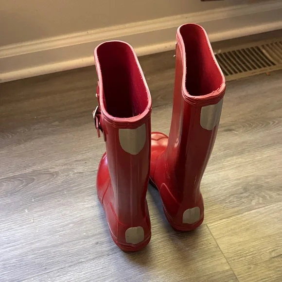 Hunter kids’ Bold Red Rain Boots - Picture 2 of 4